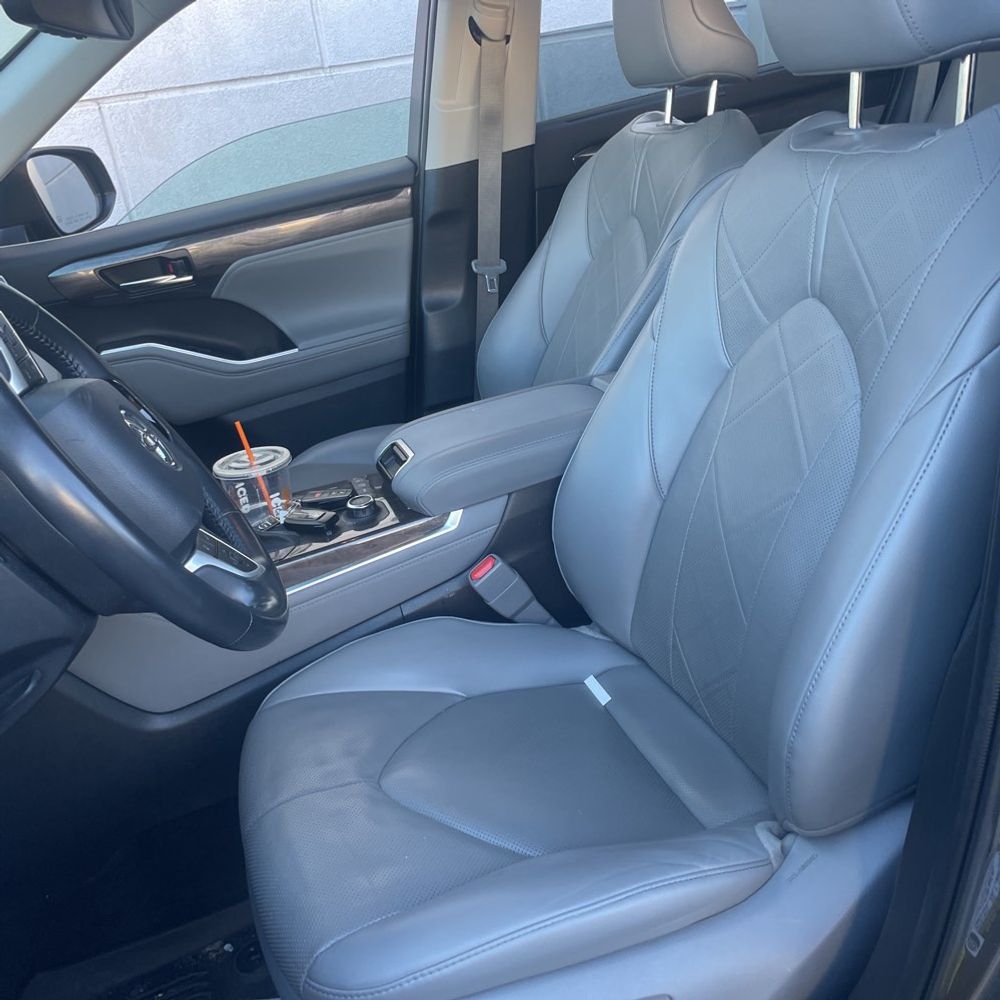 2022 Toyota Highlander Platinum
