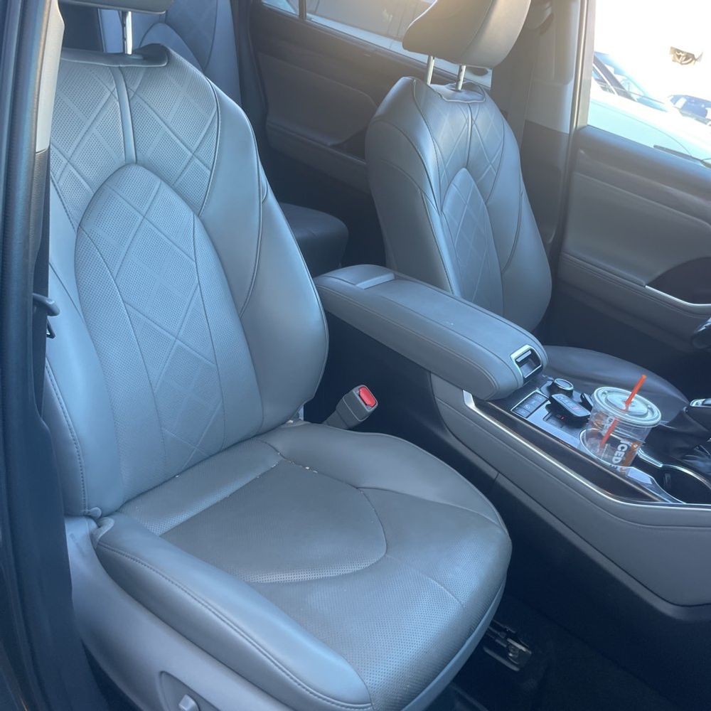 2022 Toyota Highlander Platinum