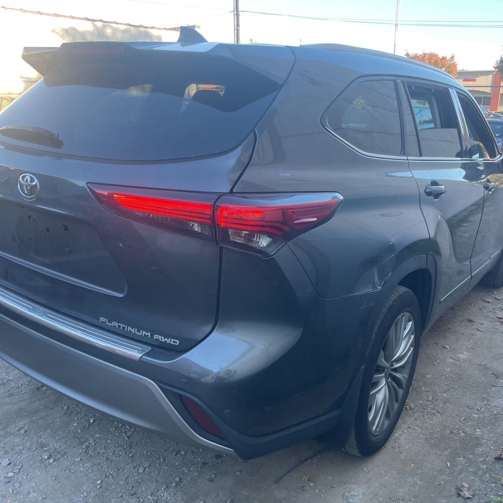 2022 Toyota Highlander Platinum