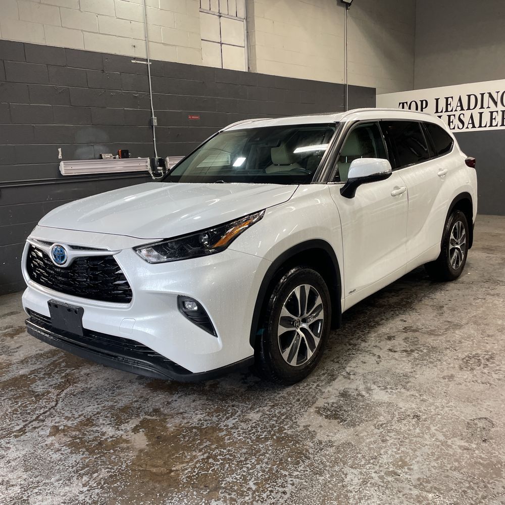 2022 Toyota Highlander Hybrid XLE