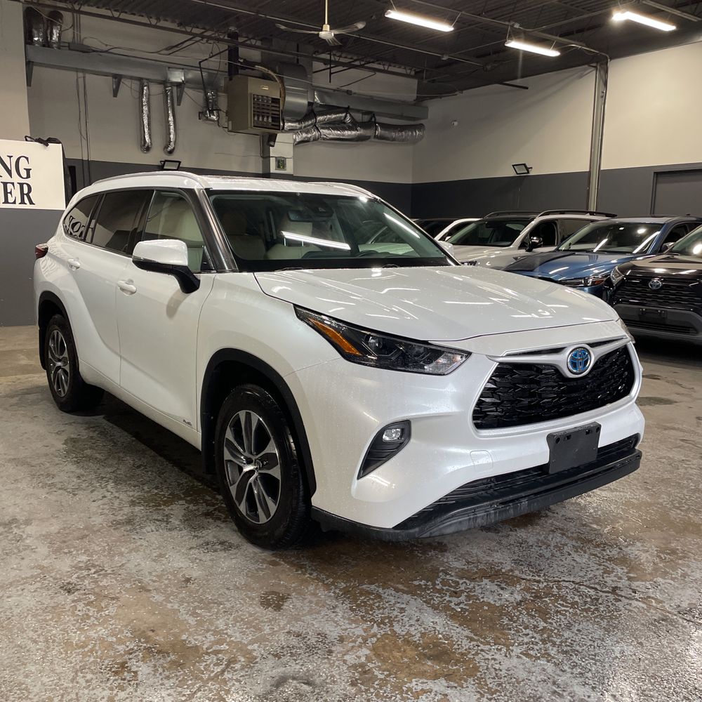 2022 Toyota Highlander Hybrid XLE