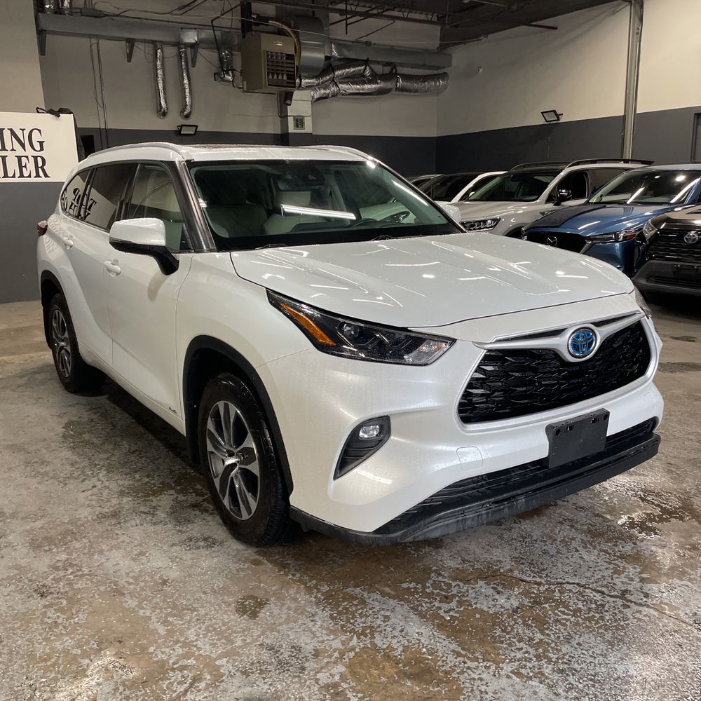 2022 Toyota Highlander Hybrid XLE