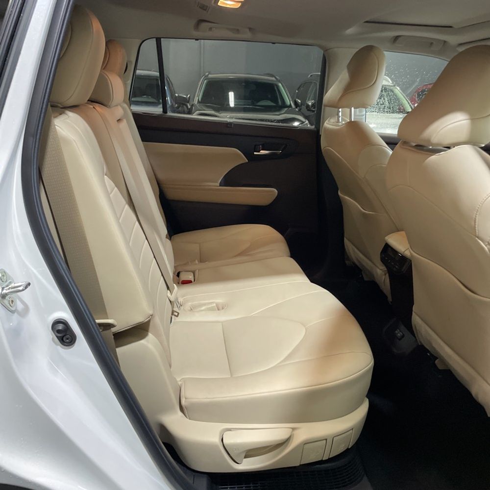2022 Toyota Highlander Hybrid XLE