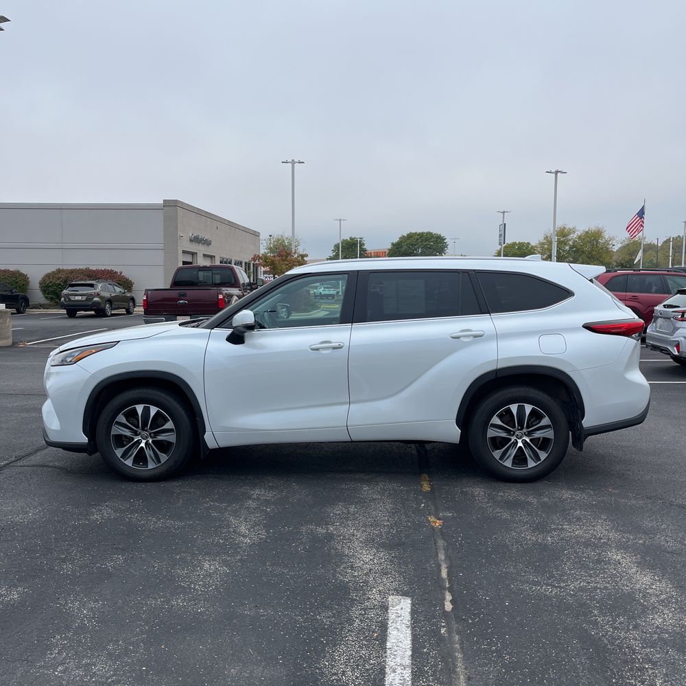 2022 Toyota Highlander XLE