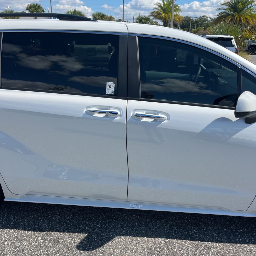 2025 Toyota Sienna XLE 7-Passenger