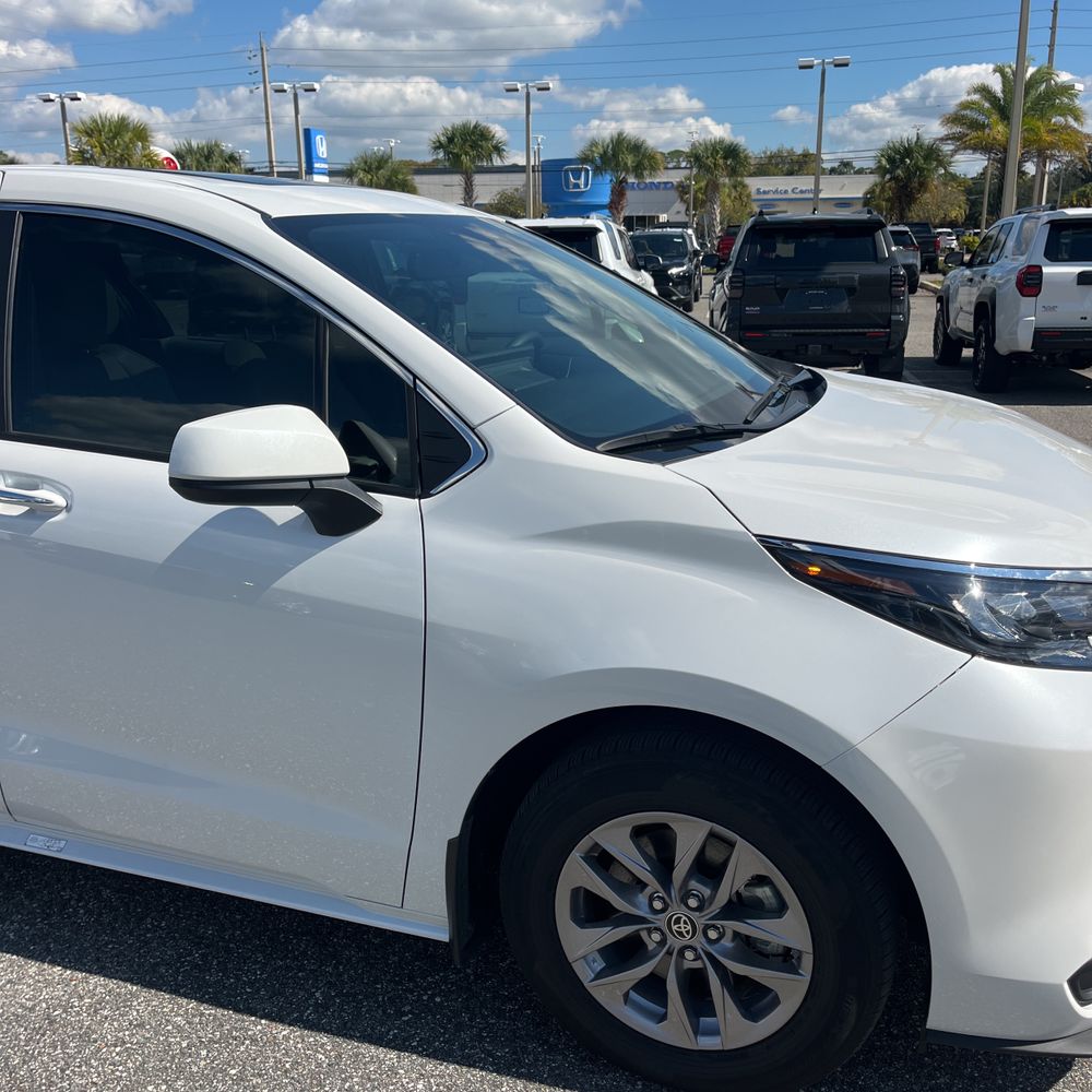 2025 Toyota Sienna XLE 7-Passenger