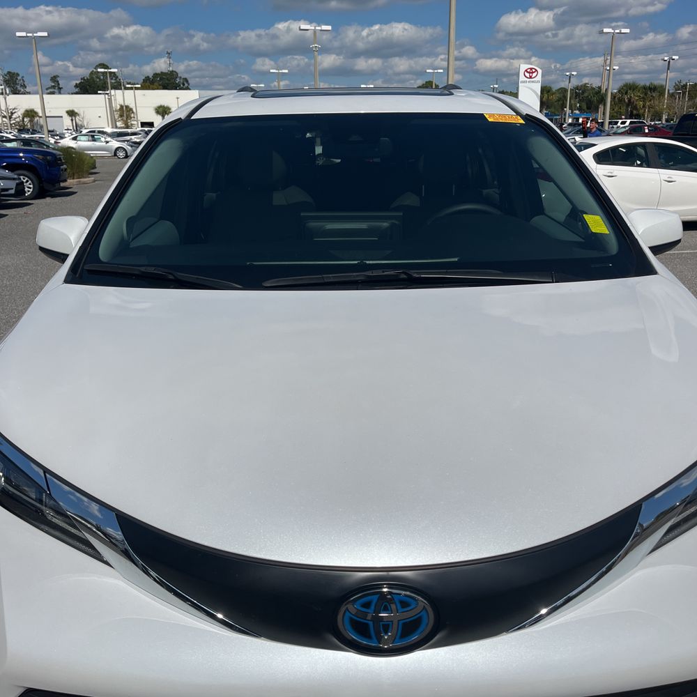 2025 Toyota Sienna XLE 7-Passenger