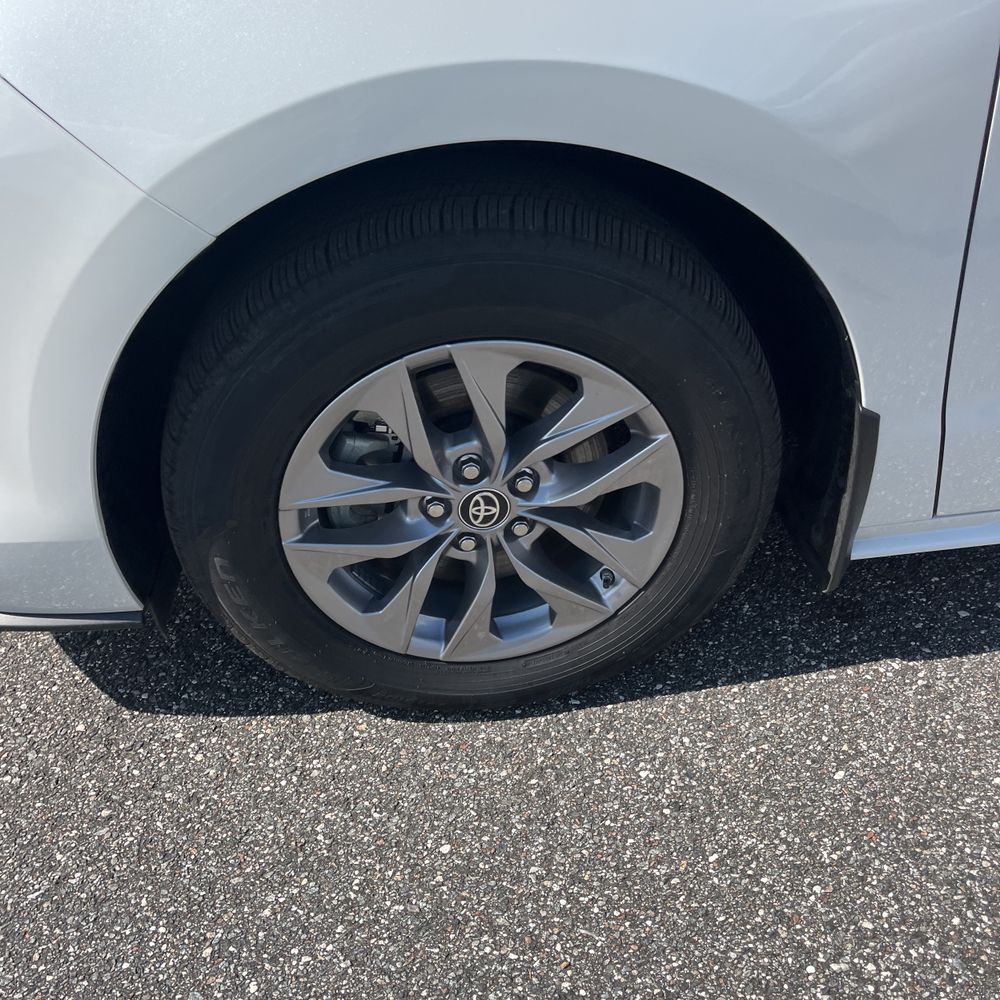 2025 Toyota Sienna XLE 7-Passenger