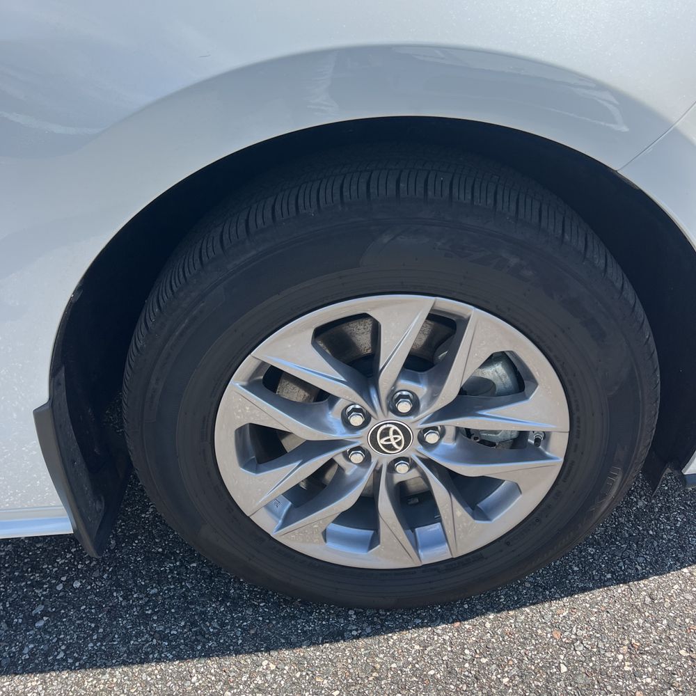 2025 Toyota Sienna XLE 7-Passenger