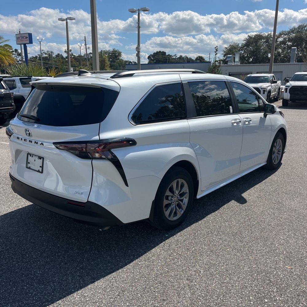 2025 Toyota Sienna XLE 7-Passenger