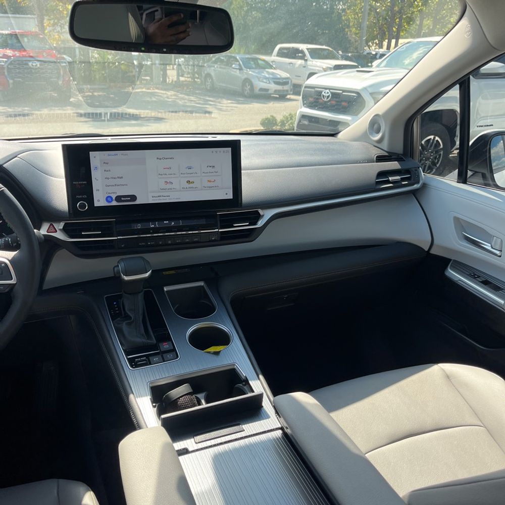 2025 Toyota Sienna XLE 7-Passenger