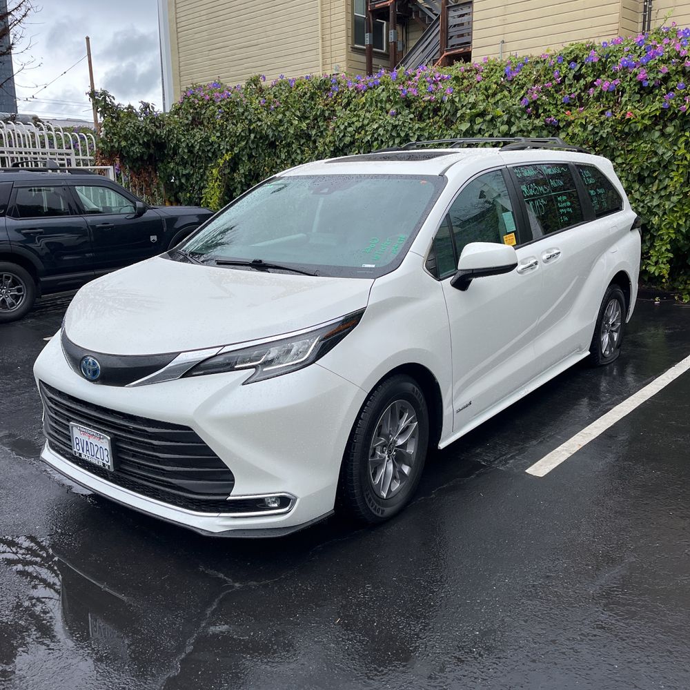 2021 Toyota Sienna XLE 7-Passenger