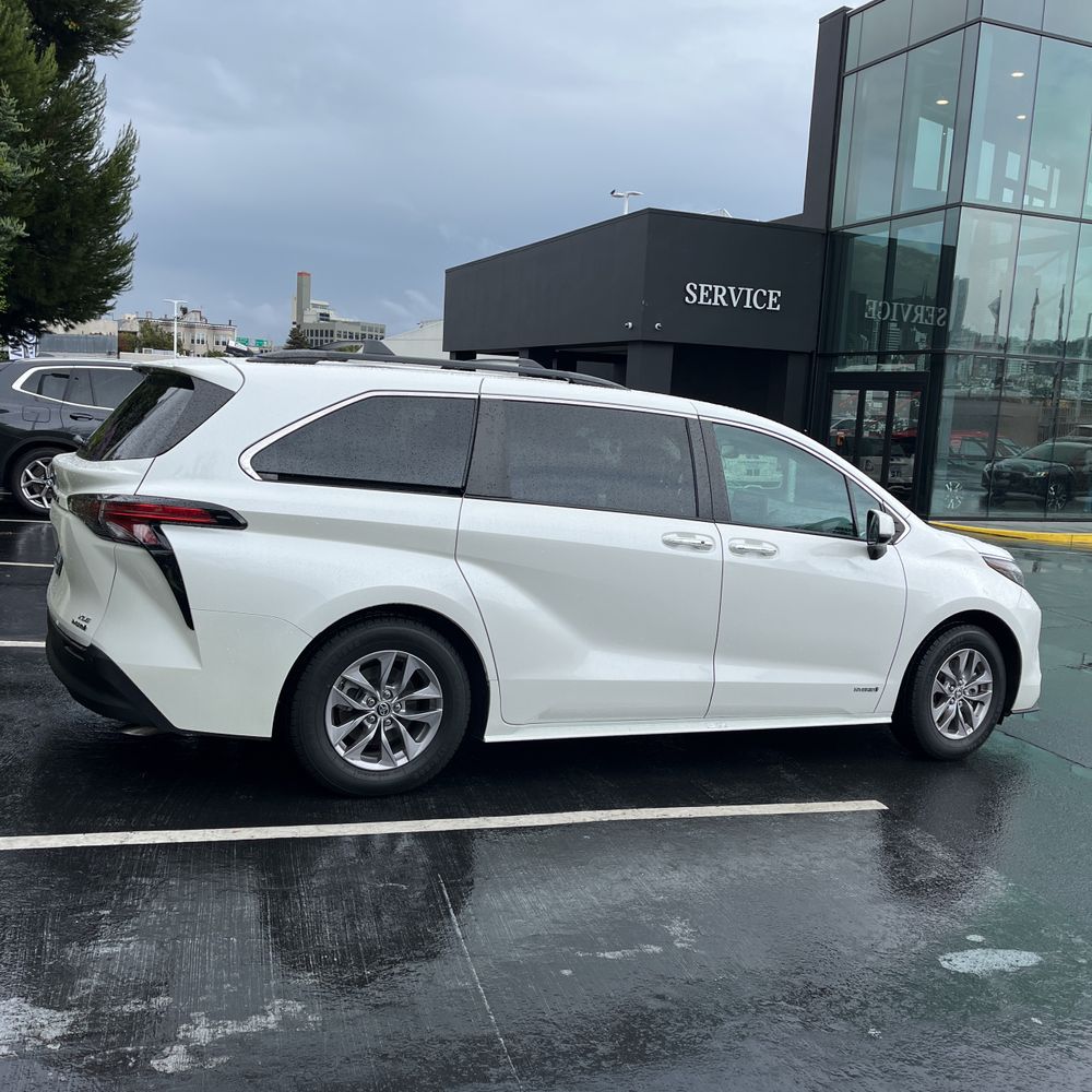 2021 Toyota Sienna XLE 7-Passenger