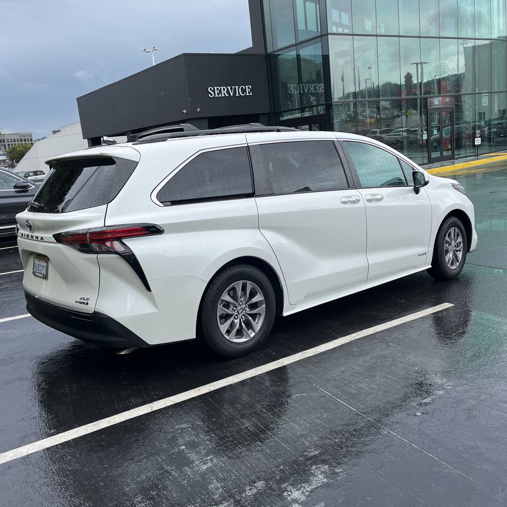 2021 Toyota Sienna XLE 7-Passenger