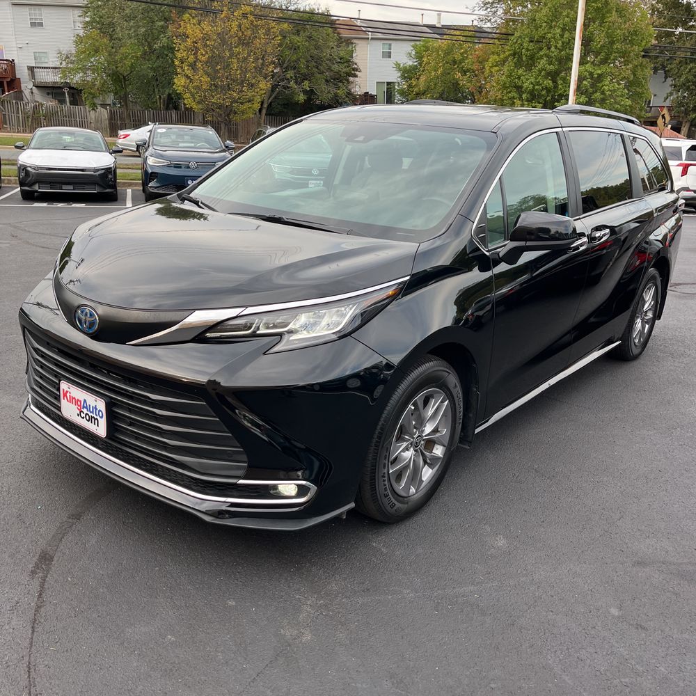 2023 Toyota Sienna XLE 7-Passenger