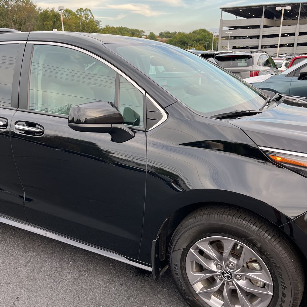 2023 Toyota Sienna XLE 7-Passenger