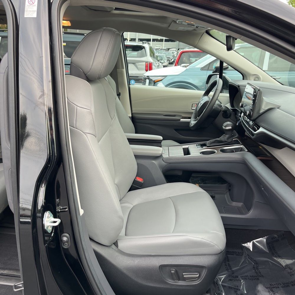 2023 Toyota Sienna XLE 7-Passenger