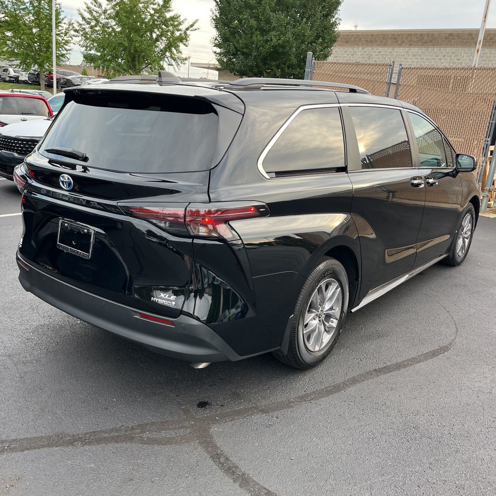 2023 Toyota Sienna XLE 7-Passenger