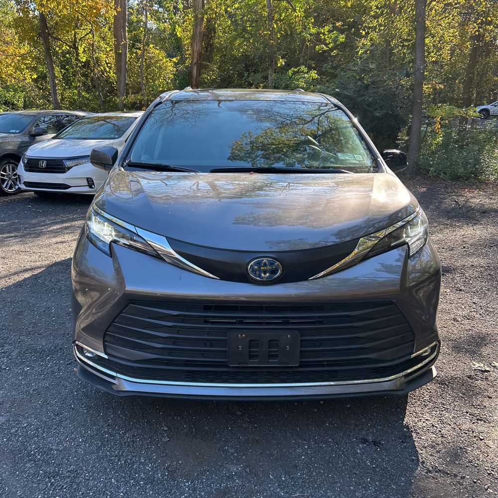 2023 Toyota Sienna XLE 7-Passenger