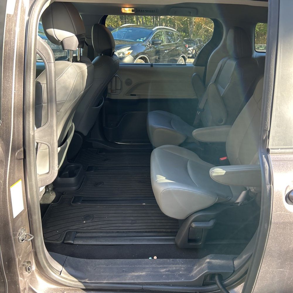 2023 Toyota Sienna XLE 7-Passenger