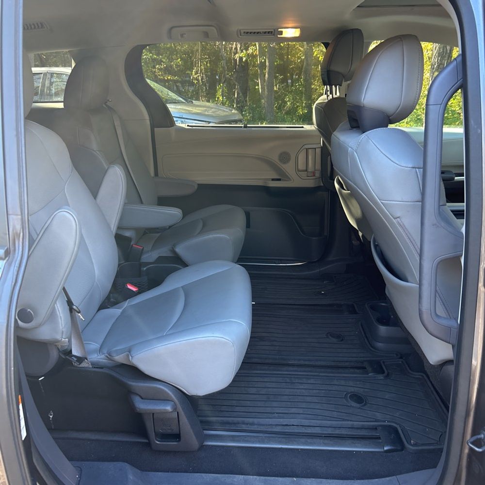 2023 Toyota Sienna XLE 7-Passenger