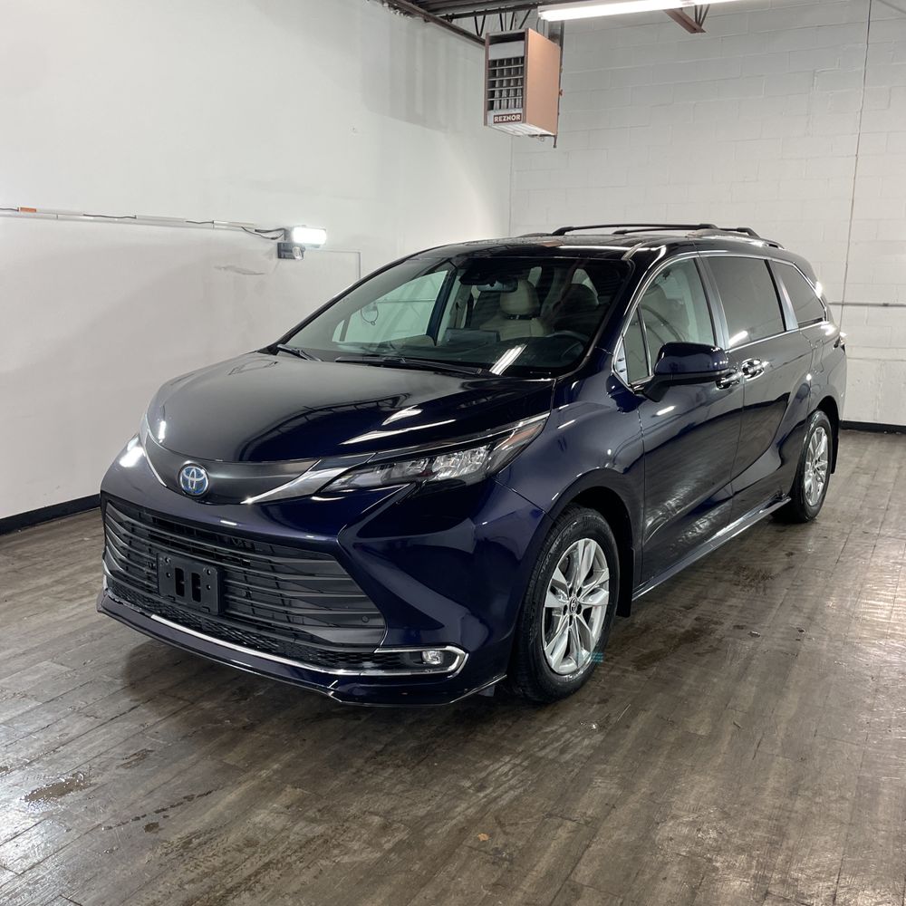 2024 Toyota Sienna XLE 7-Passenger
