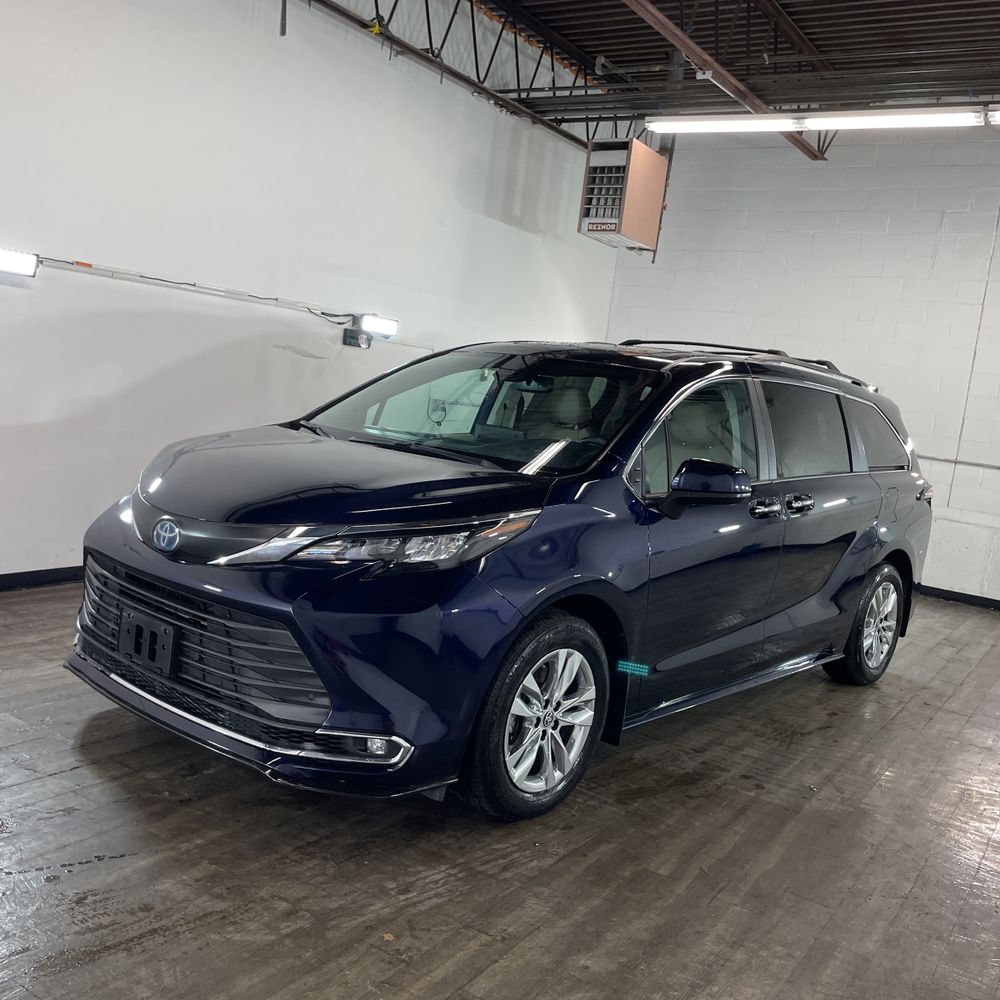 2024 Toyota Sienna XLE 7-Passenger