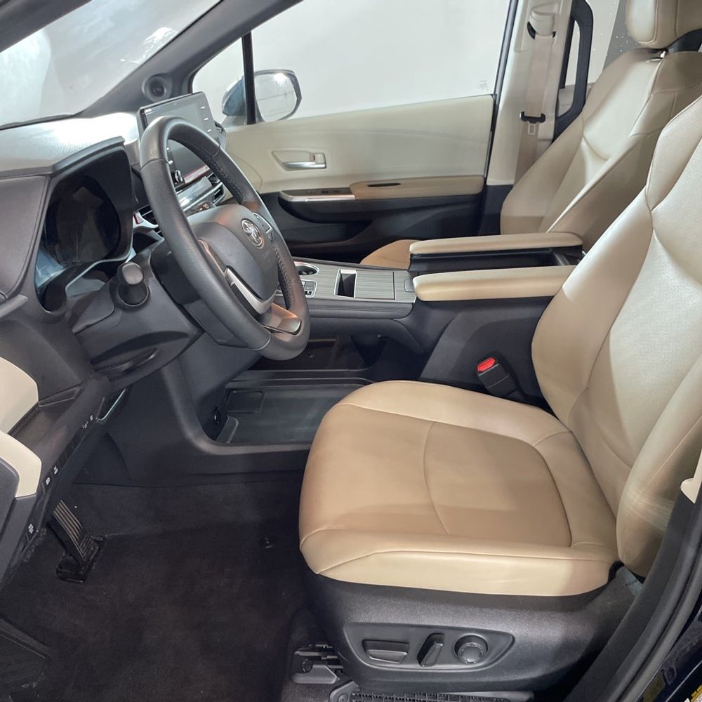 2024 Toyota Sienna XLE 7-Passenger