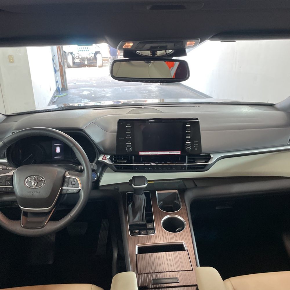 2024 Toyota Sienna XLE 7-Passenger