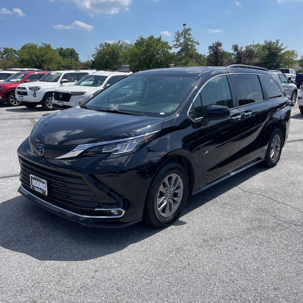 2022 Toyota Sienna XLE 7-Passenger