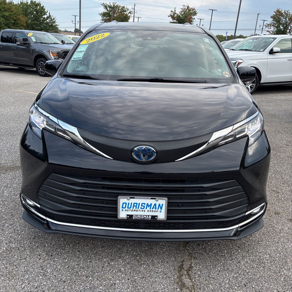 2022 Toyota Sienna XLE 7-Passenger