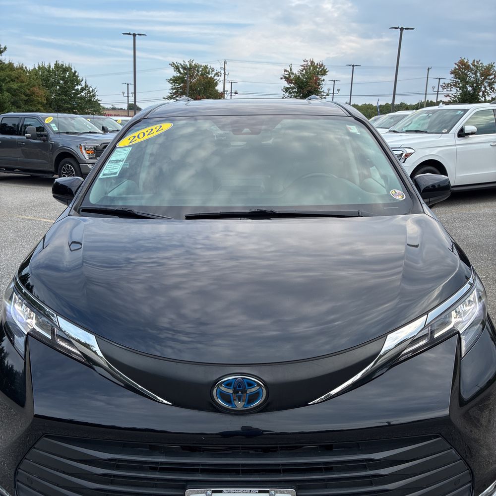 2022 Toyota Sienna XLE 7-Passenger