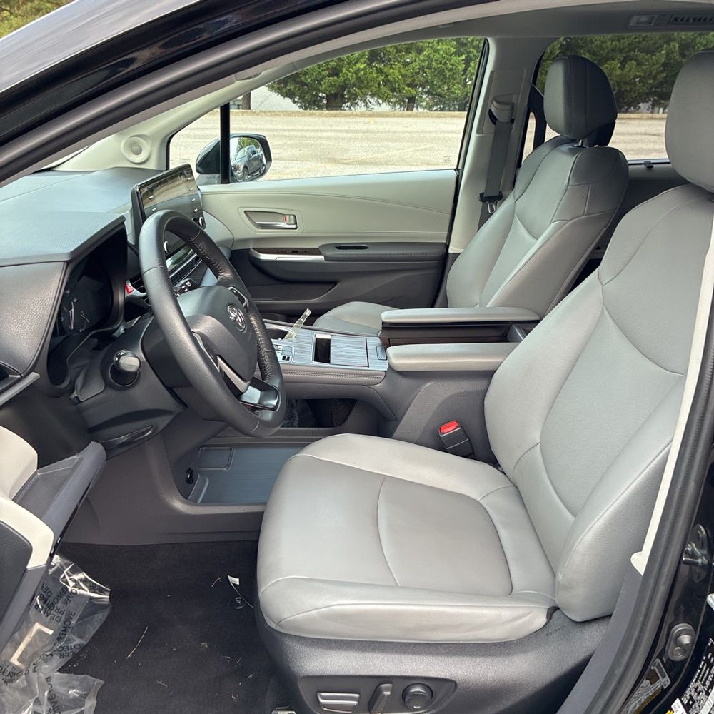 2022 Toyota Sienna XLE 7-Passenger