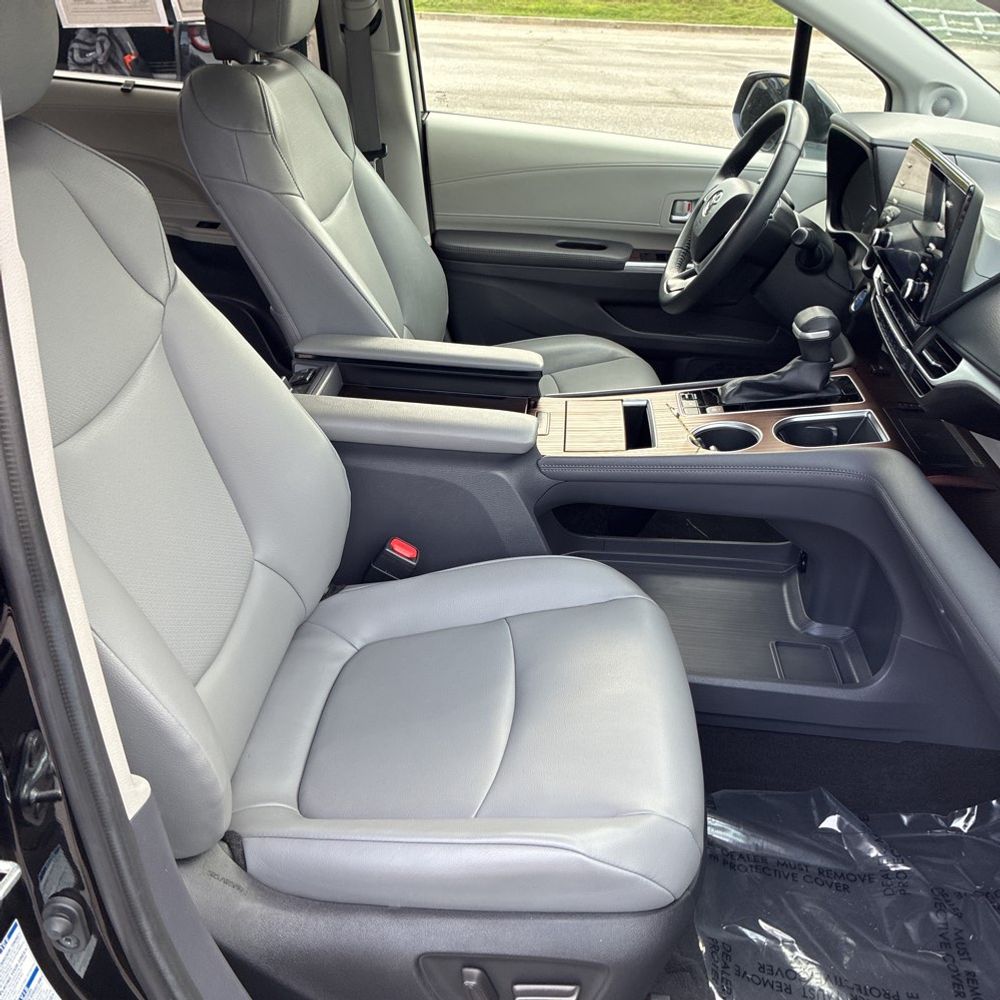 2022 Toyota Sienna XLE 7-Passenger