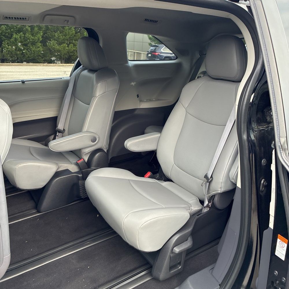 2022 Toyota Sienna XLE 7-Passenger