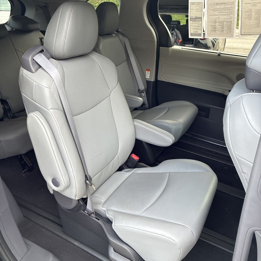 2022 Toyota Sienna XLE 7-Passenger