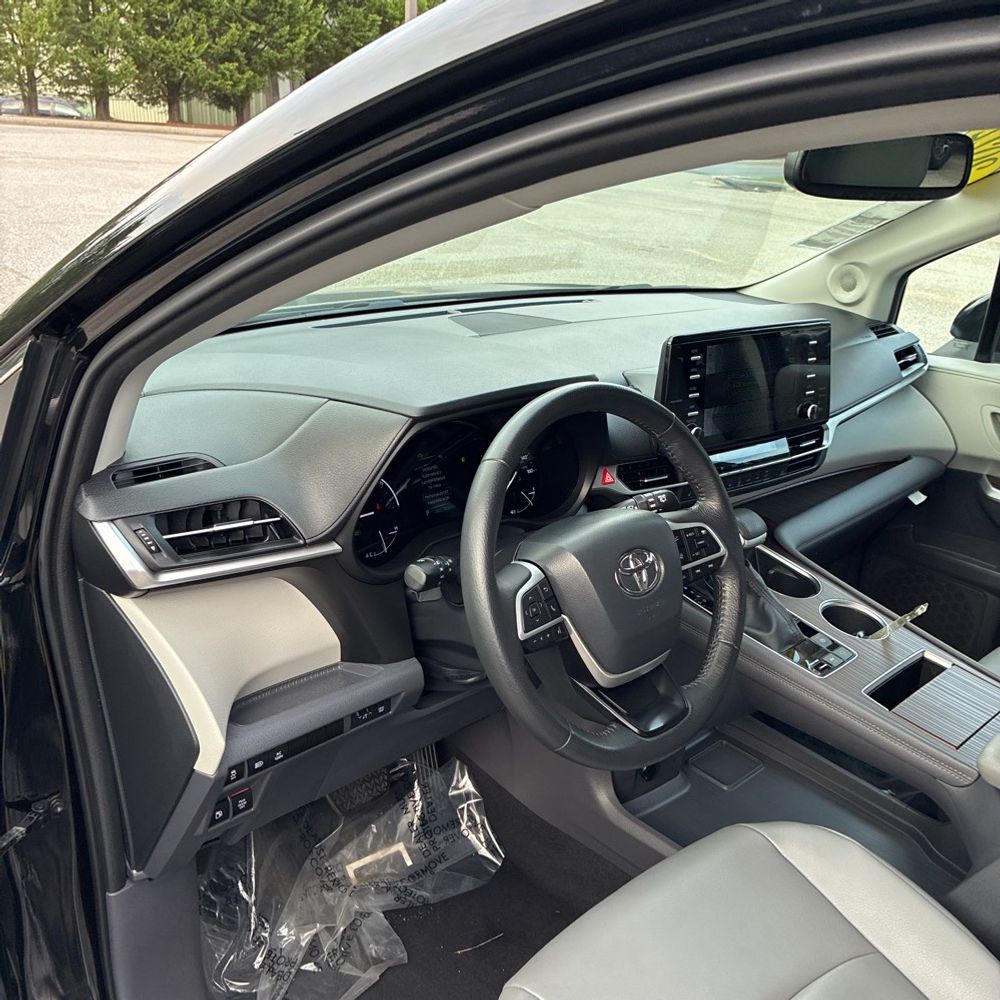 2022 Toyota Sienna XLE 7-Passenger