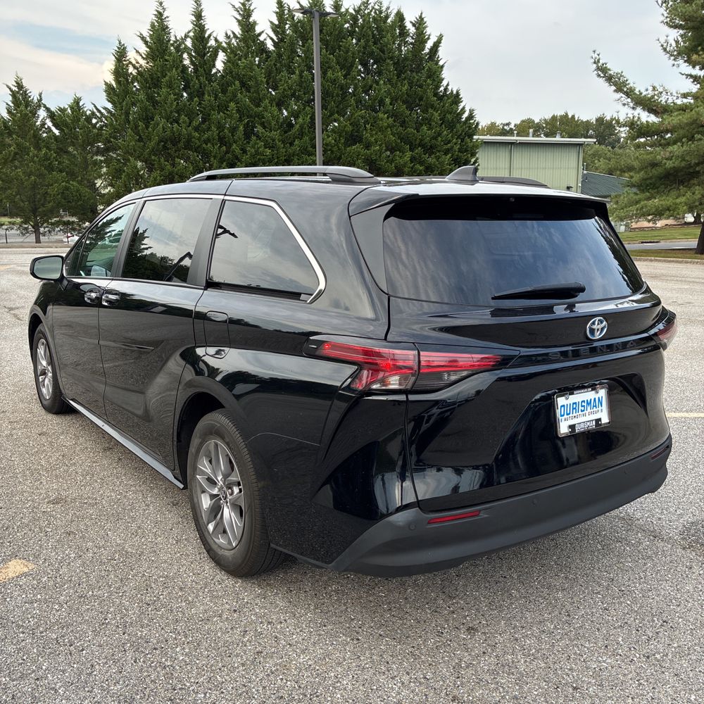 2022 Toyota Sienna XLE 7-Passenger