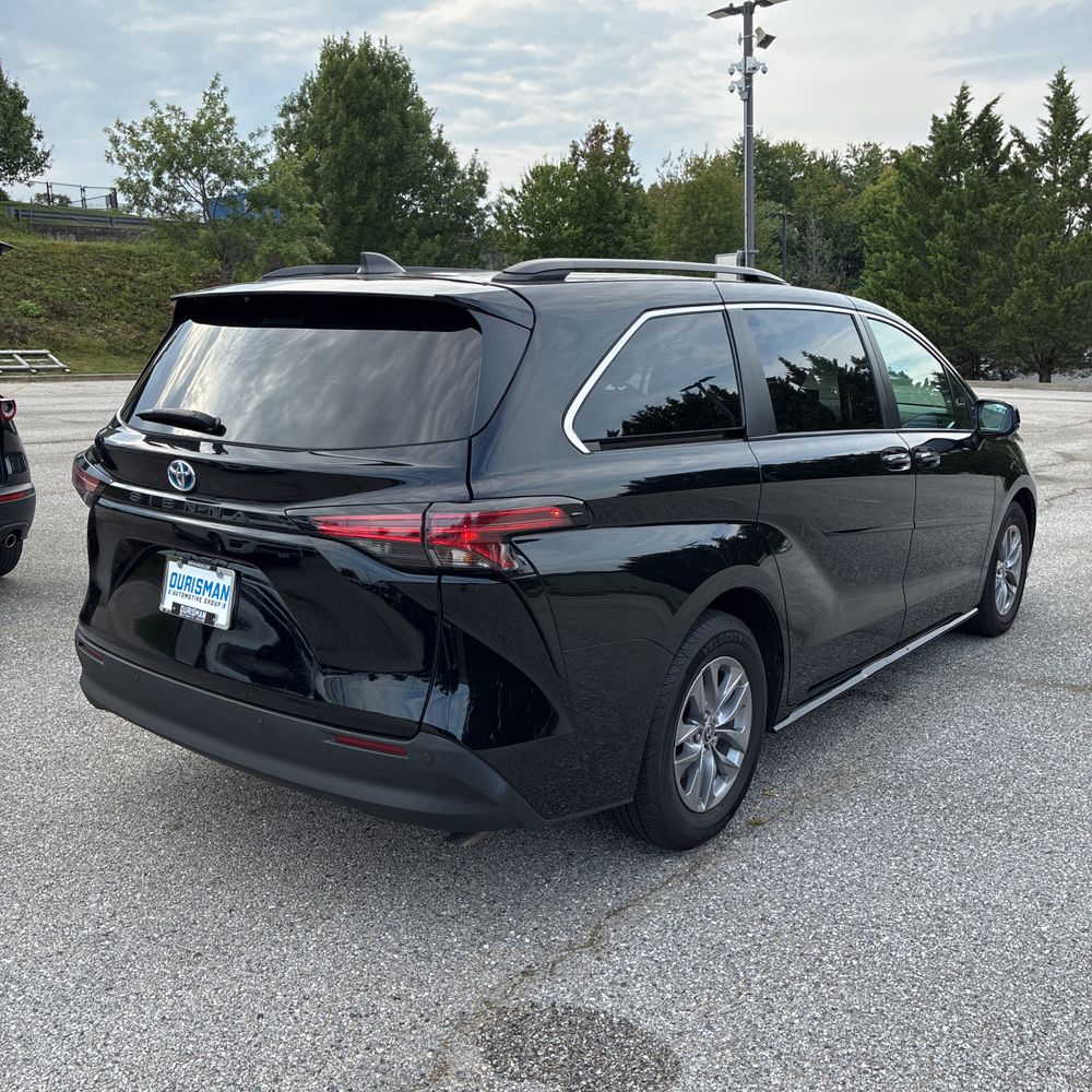 2022 Toyota Sienna XLE 7-Passenger