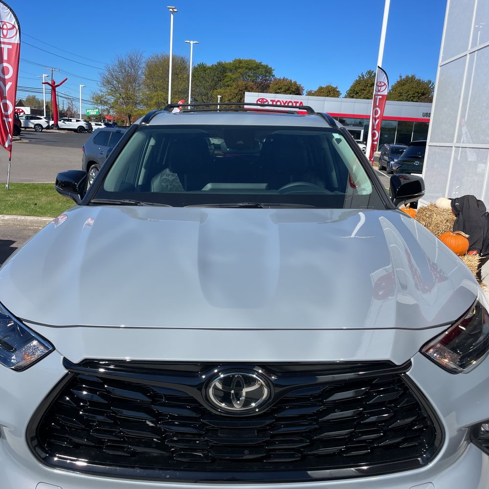 2025 Toyota Highlander Hybrid XLE Nightshade
