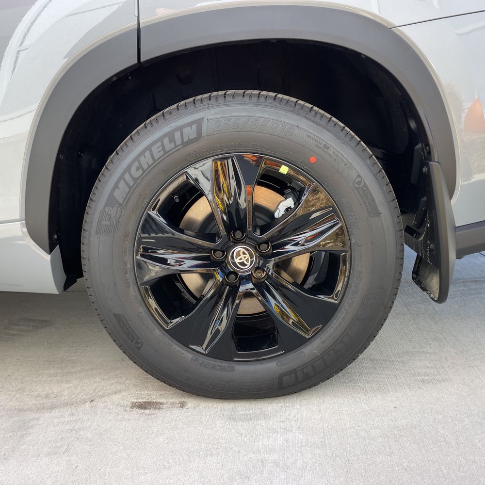 2025 Toyota Highlander Hybrid XLE Nightshade