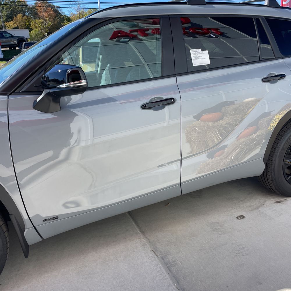 2025 Toyota Highlander Hybrid XLE Nightshade