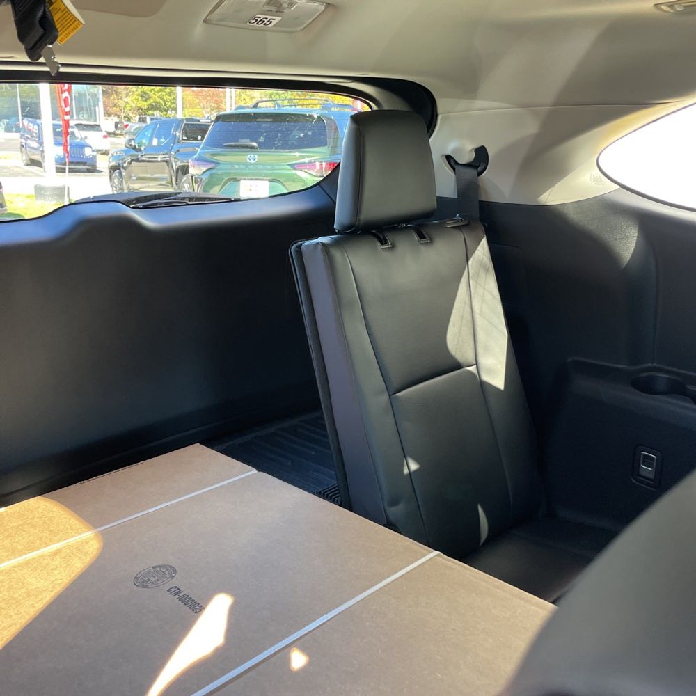 2025 Toyota Highlander Hybrid XLE Nightshade