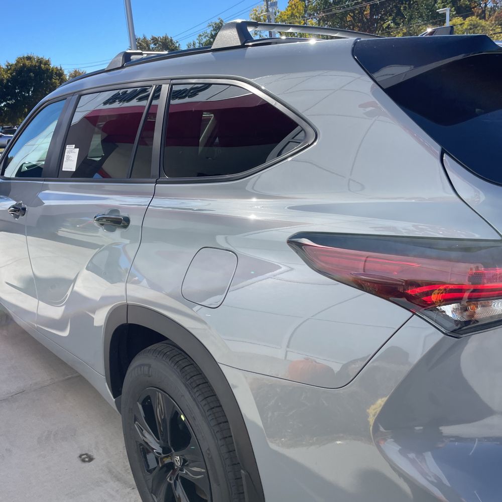 2025 Toyota Highlander Hybrid XLE Nightshade