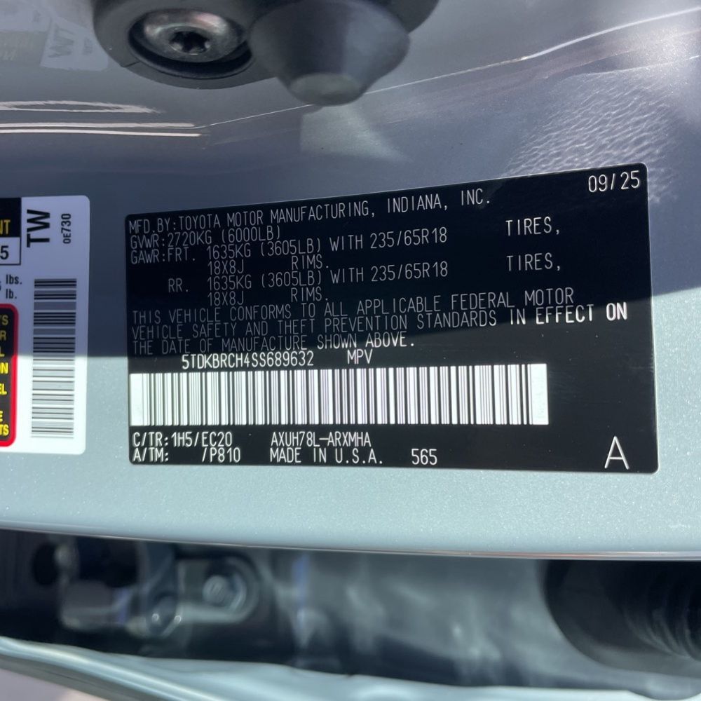 2025 Toyota Highlander Hybrid XLE Nightshade