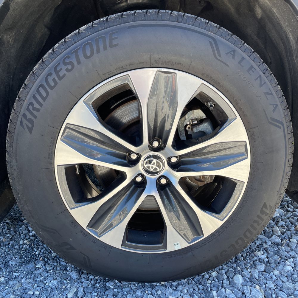 2024 Toyota Highlander Hyb XLE