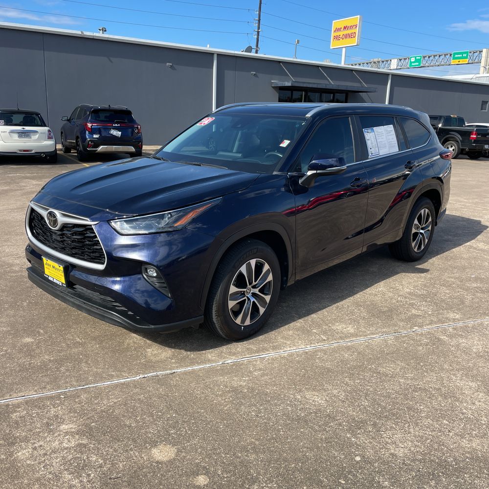 2023 Toyota Highlander XLE