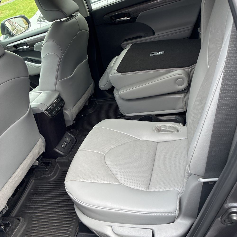 2024 Toyota Highlander Platinum