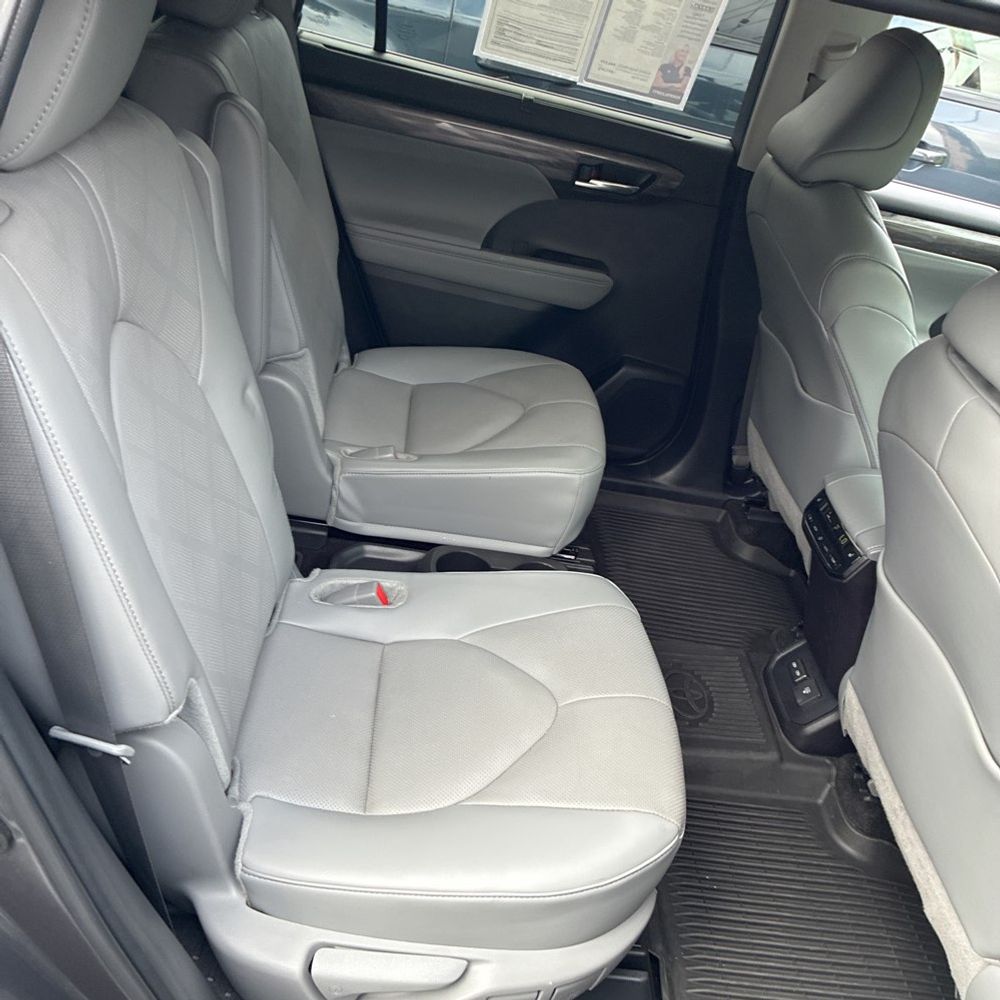 2024 Toyota Highlander Platinum