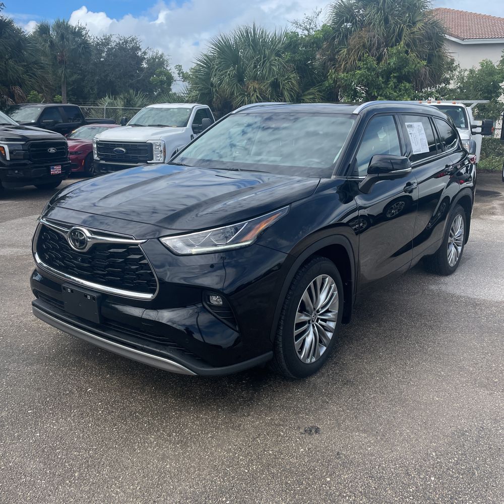 2023 Toyota Highlander Platinum